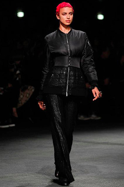 Ирина Шейк на показе коллекции Givenchy осень-зима 2013-2014